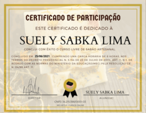 Sim, o curso garante um certificado, valido em todo o Brasil. Após finalizar todas as aulas do curso você terá acesso a um certificado de conclusão atestando a sua capacitação no Curso de Sabonetes Artesanais.