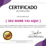 Como funciona o Curso Fórmula Imagem e Estilo? O curso FÓRMULA IMAGEM E ESTILO com Dede Leme é um treinamento 100% online. Ele foi cuidadosamente pensado para quem quer se tornar uma autoridade em Estilo e Imagem Pessoal. Receba 4 cursos de formação em 1: Formação em Consultoria de Imagem Formação em Coloração Pessoal Formação em Visagismo 3.0 Formação em Montagem de Looks São mais de 100 aulas em vídeo e mentorias mensais online, ao vivo e em grupo para você se especializar em consultoria de imagem e estilo pessoal. Quanto ganha uma consultora de imagem e estilo? No Brasil, o salário médio de um consultor de estilo varia entre R$ 2.000 a R$ 6.000 mensais. No entanto, é importante ressaltar que esses valores são apenas uma estimativa e que o sucesso financeiro nessa área também depende da habilidade do profissional em atrair e manter uma base de clientes satisfeitos.