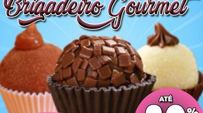 O Curso Brigadeiro Gourmet Funciona? Sim, o Curso Brigadeiro Gourmet funciona. O curso oferece a oportunidade de aprender a fazer brigadeiros gourmet em um período de 7 dias. A proposta é que, ao final do curso, você se torne uma especialista em brigadeiros gourmet. O conteúdo do curso inclui mais de 35 receitas de brigadeiro gourmet tradicional, mais de 20 receitas de brigadeiros exóticos, mais de 25 receitas de brigadeiro fit e mais de 10 receitas de brigadeiro alcoólico. Além disso, são fornecidas mais de 35 vídeo aulas ensinando como abrir seu primeiro negócio. O Curso Brigadeiro Gourmet Vale a Pena? Sim, o Curso Brigadeiro Gourmet vale a pena. O curso também oferece alguns bônus gratuitos, como um curso de forminhas e embalagens para reduzir os custos de produção, um curso de fotografia para doces e um curso de copo da felicidade. Esses bônus visam complementar o conhecimento e oferecer habilidades adicionais para aprimorar seu negócio de brigadeiros gourmet.