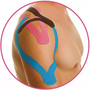 O Curso de Kinesiology Tape Funciona? Sim, o Curso de Kinesiology Tape funciona. O objetivo do curso é ensinar técnicas de estabilização, auxílio e facilitação da cinesiologia e artrocinemática das articulações utilizando bandagens elásticas adesivas. O Curso de Kinesiology Tape Vale a Pena? Sim, o Curso de Kinesiology Tape vale a pena. O conteúdo é ministrado pelo Dr. Marcos Minello, um fisioterapeuta com mais de 20 anos de experiência, especializado em áreas como Fisioterapia Desportiva, Traumato-Ortopédica, Acupuntura e Osteopatia. Ele é o Diretor Técnico, Ministrante e CEO da Ebsaúde Cursos, um espaço onde ele compartilha todo o conhecimento acumulado ao longo de sua carreira para pessoas que buscam aprimoramento profissional e pessoal.