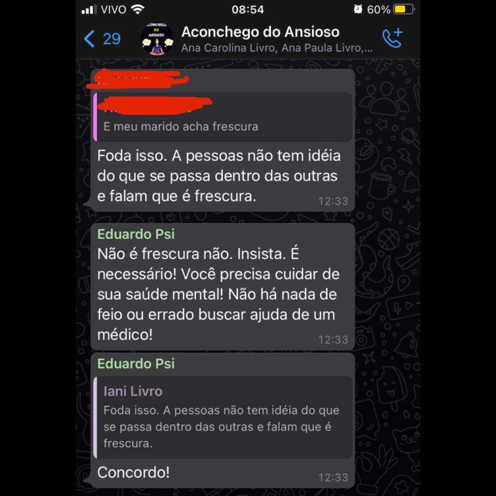 O Livro Aconchego do Ansioso Funciona? Sim, o Livro Aconchego do Ansioso funciona. O livro é voltado para pessoas que sofrem com ansiedade e desejam aprender a controlar seus sintomas. O curso é apresentado em formato de livro e abordar diversas estratégias para lidar com a ansiedade. O Livro Aconchego do Ansioso Vale a Pena? Sim, o Livro Aconchego do Ansioso vale a pena. Os participantes têm acesso a um grupo exclusivo com o suporte de um psicólogo, que pode ser uma plataforma de discussão e compartilhamento de experiências relacionadas à ansiedade.