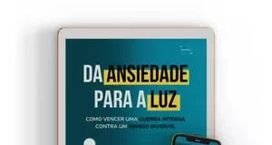 O Livro Da Ansiedade Para A Luz Funciona? Sim, o Livro Da Ansiedade Para A Luz funciona. Este não é apenas mais um e-book sobre ansiedade; é a história da vida do autor. Ao longo de 52 páginas, o autor compartilha de maneira clara e objetiva sua jornada de profunda ansiedade após a mudança para os Estados Unidos. Nas páginas deste livro, os leitores têm acesso a relatos sinceros sobre como o autor enfrentou e superou esse desafio, oferecendo insights valiosos sobre o processo de diagnóstico e controle da ansiedade. Longe de ser apenas uma narrativa, este ebook serve como um guia prático para aqueles que buscam compreender e gerenciar sua própria ansiedade. O Livro Da Ansiedade Para A Luz Vale a Pena? Sim, o Livro Da Ansiedade Para A Luz vale a pena. Ao contar a história pessoal, o autor destaca como a ansiedade pode envolver as pessoas em dias sombrios e cinzentos, frequentemente deixando-as isoladas. No entanto, a proposta do livro não é apenas expor os desafios, mas oferecer apoio e ferramentas tangíveis para superá-los. Para quem o Livro Da Ansiedade Para A Luz é Bom? O livro é direcionando a qualquer pessoa que esteja lidando com ansiedade ou que queira entender melhor como ajudar alguém próximo que esteja passando por isso. A linguagem simples e direta torna a leitura acessível a diferentes idades e níveis de familiaridade com o tema.