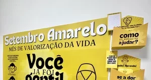 A Caixinha do Desabafo Setembro Amarelo é bom, e por que você deveria aproveitar essa chance? A Caixinha do Desabafo Setembro Amarelo Funciona? Sim, a Caixinha do Desabafo Setembro Amarelo funciona. No cenário atual, em que a saúde mental se tornou um tema central nas discussões sobre bem-estar, é essencial que as escolas assumam um papel ativo na promoção de um ambiente saudável e acolhedor. Pensando nisso, a Caixinha surge como uma ferramenta poderosa para a conscientização e prevenção dentro do ambiente escolar, especialmente durante o Setembro Amarelo, mês dedicado à prevenção ao suicídio. A Caixinha é um recurso prático e educativo que visa incentivar o diálogo, a empatia e o apoio mútuo entre alunos e educadores. Ela se destaca como uma ferramenta de fácil implementação, capaz de engajar a comunidade escolar em um esforço coletivo para a promoção da saúde mental. A Caixinha do Desabafo Setembro Amarelo Vale a Pena? Sim, a Caixinha do Desabafo Setembro Amarelo vale a pena. A utilização da Caixinha nas escolas é uma estratégia eficaz para trabalhar a prevenção e a empatia entre os alunos. Ela não só oferece uma saída para a expressão de sentimentos, mas também ajuda a criar um ambiente de confiança e apoio, onde todos se sentem ouvidos e valorizados. Ao implementar este recurso, a escola dá um passo importante na construção de uma comunidade mais saudável, empática e resiliente, onde a saúde mental é tratada com a seriedade e o cuidado que merece. Durante o Setembro Amarelo, e ao longo de todo o ano, a Caixinha pode ser uma peça-chave na promoção do bem-estar emocional dentro das escolas. Com seus materiais cuidadosamente elaborados, ela oferece uma abordagem preventiva e educativa que pode fazer a diferença na vida de muitos jovens. Para quem a Caixinha do Desabafo Setembro Amarelo é Bom? Escolas e Educadores: Profissionais da educação que desejam implementar ações de prevenção ao suicídio e promoção da saúde mental no ambiente escolar. O material é ideal para professores, orientadores pedagógicos e coordenadores que buscam recursos práticos para trabalhar essas questões com os alunos. Alunos: Estudantes de diversas faixas etárias, principalmente aqueles do ensino fundamental e médio. A "Caixinha do Desabafo" oferece um espaço seguro para a expressão de sentimentos e pensamentos, promovendo o diálogo e a empatia entre os colegas. Pais e Responsáveis: Embora o foco principal seja o ambiente escolar, pais e responsáveis também podem se beneficiar do material ao apoiar e entender melhor as ações desenvolvidas na escola, além de reforçar a importância do diálogo e do apoio emocional em casa. Profissionais de Saúde Mental: Psicólogos escolares, conselheiros e outros profissionais que atuam no apoio à saúde mental dos estudantes também são parte do público-alvo, utilizando o material como uma ferramenta complementar em suas práticas.